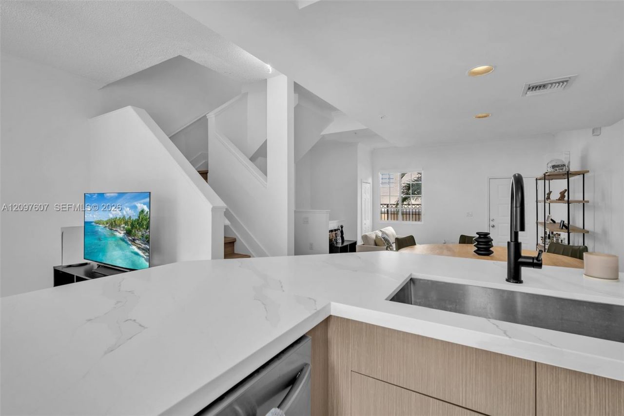 2921 NE 185th St (remodeled), Unit 1203, Aventura, FL 33180 Photo