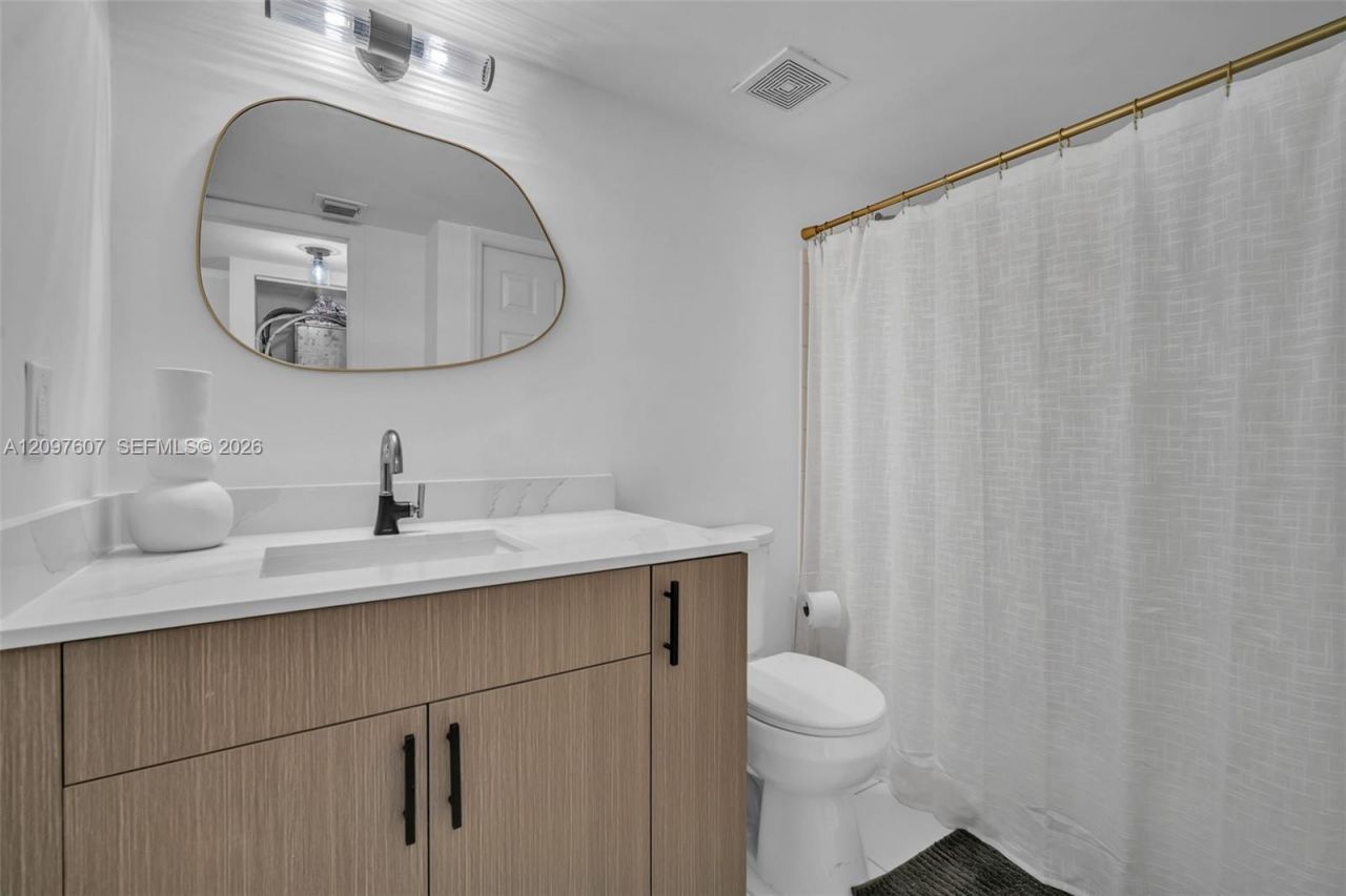 2921 NE 185th St (remodeled), Unit 1203, Aventura, FL 33180 Photo