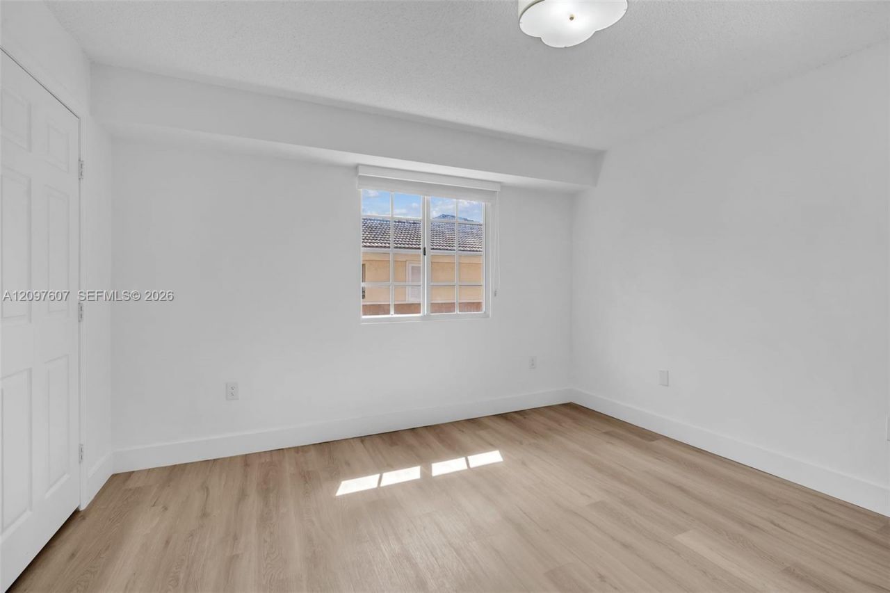 2921 NE 185th St (remodeled), Unit 1203, Aventura, FL 33180 Photo