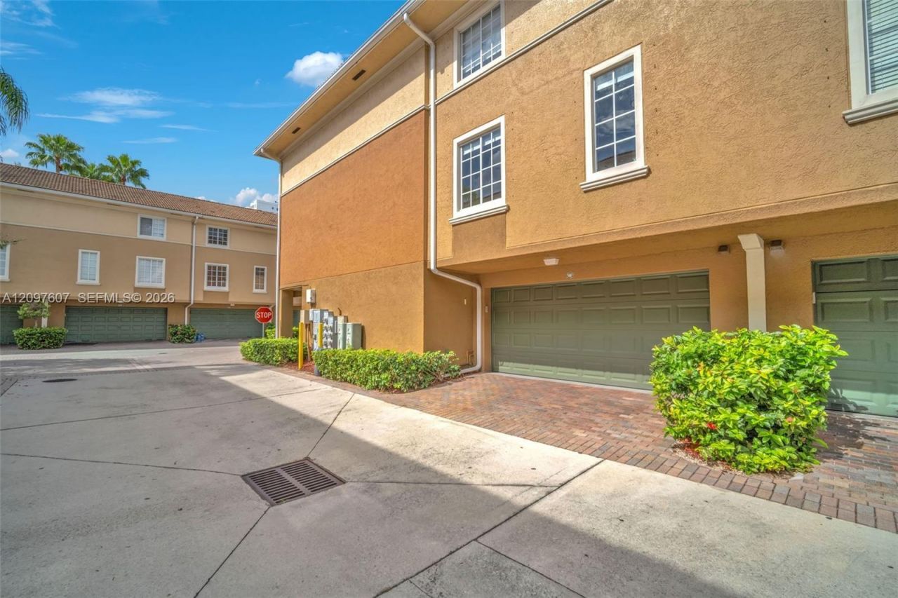 2921 NE 185th St (remodeled), Unit 1203, Aventura, FL 33180 Photo