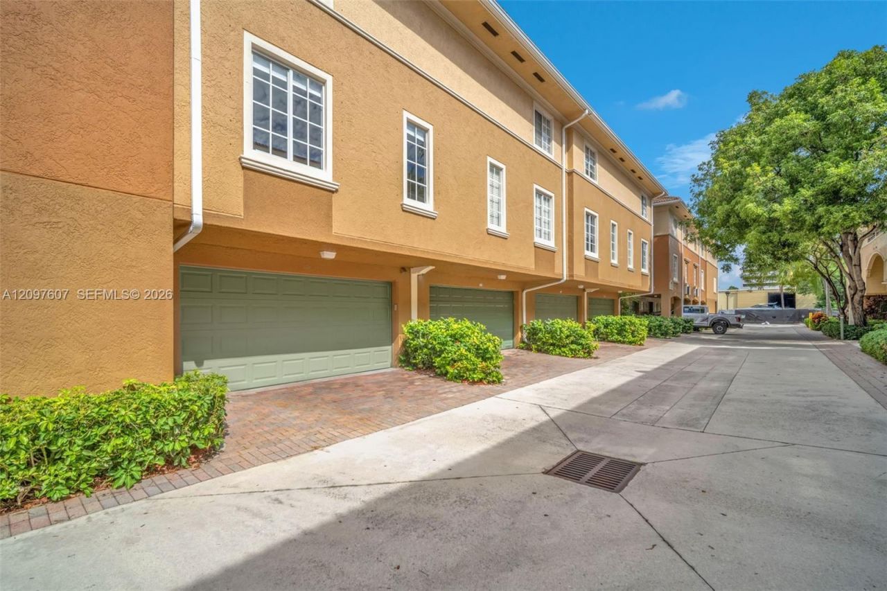 2921 NE 185th St (remodeled), Unit 1203, Aventura, FL 33180 Photo