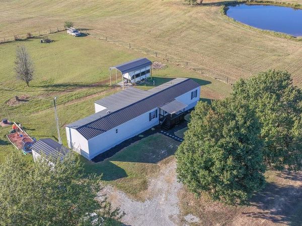 1343 N Jackson Highway , Hardyville, KY 42746