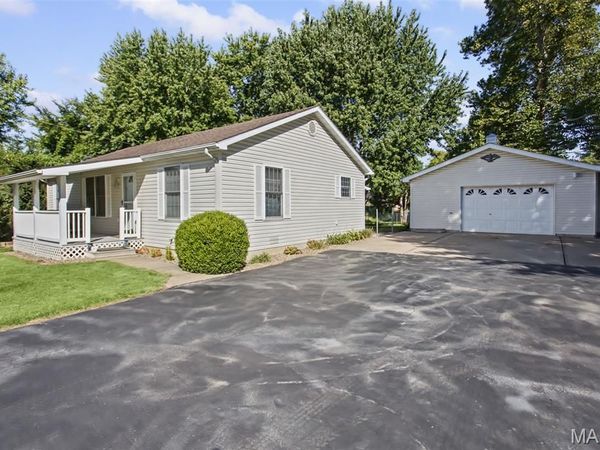 523 Brown Street , Brighton, IL 62012