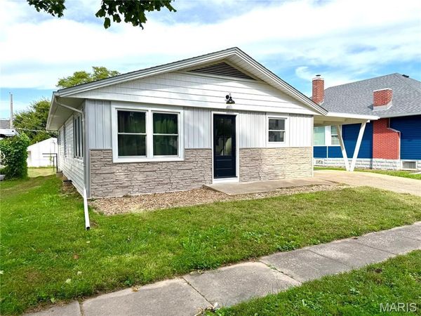 206 E Church Street , Palmyra, MO 63461