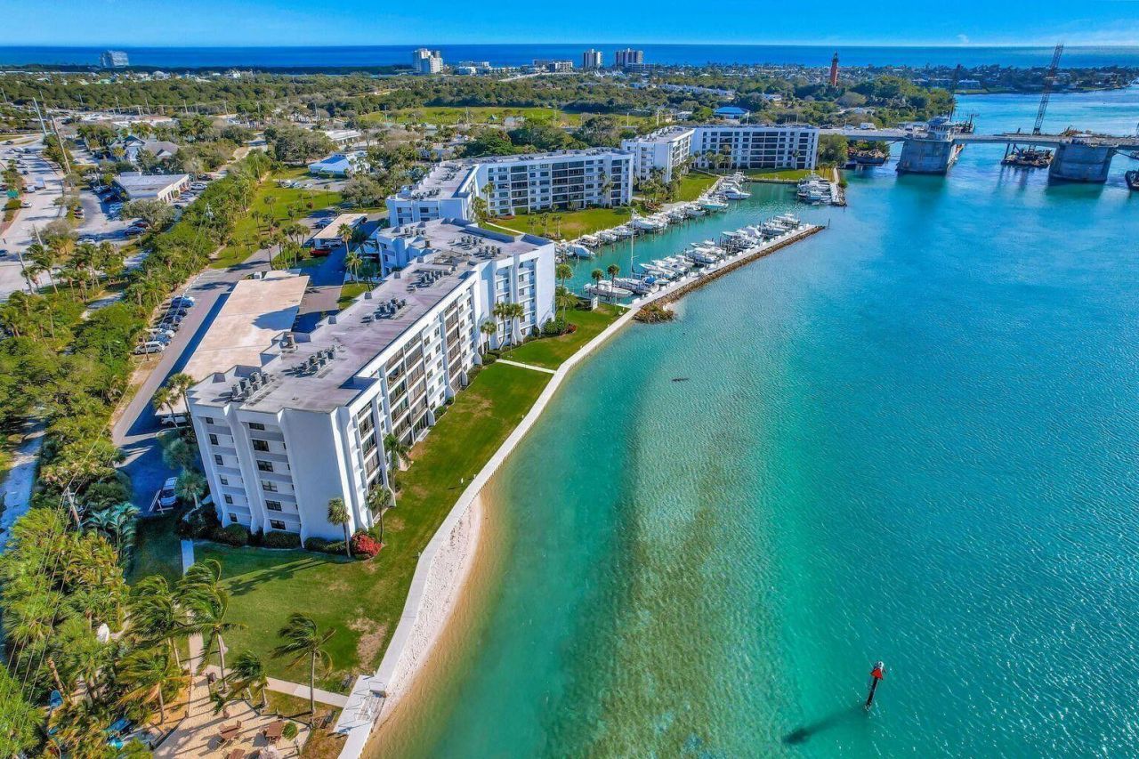 1542 Jupiter Cove Drive, Unit 104, Jupiter, FL 33469 Photo
