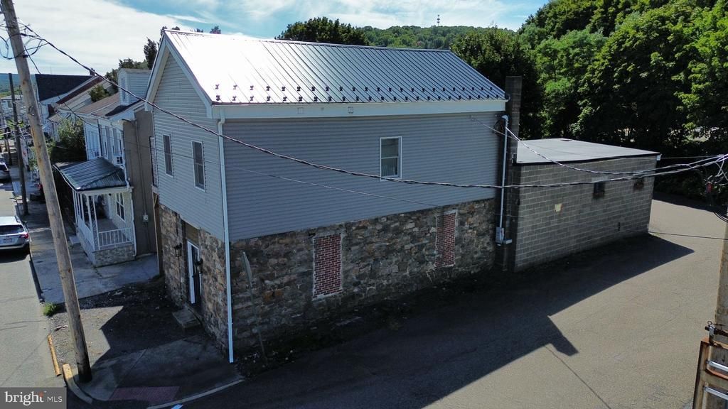 148 N THIRD STREET N, SAINT CLAIR, PA 17970