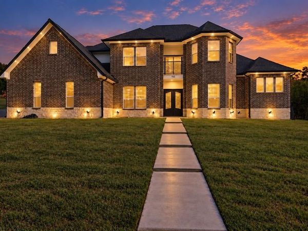 702 Linkcrest Drive, Duncanville, TX 75137