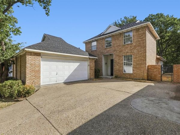 800 Crest Ridge Drive, Irving, TX 75061