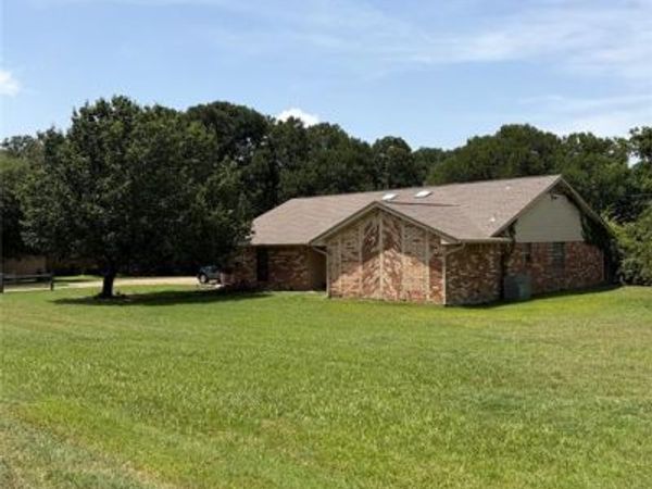 200 Windridge Trail , Burleson, TX 76028