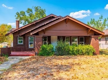 817 Marion Avenue, Fort Worth, TX 76104