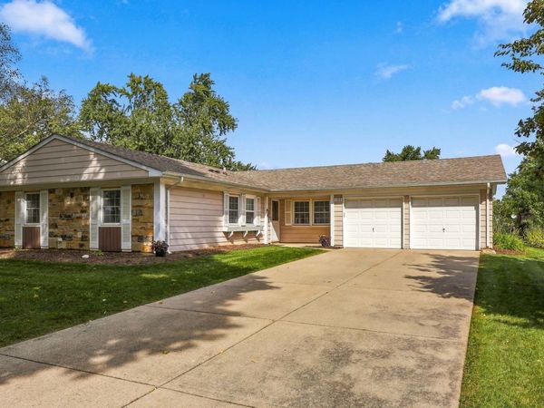 101 Emerson Drive , Schaumburg, IL 60193