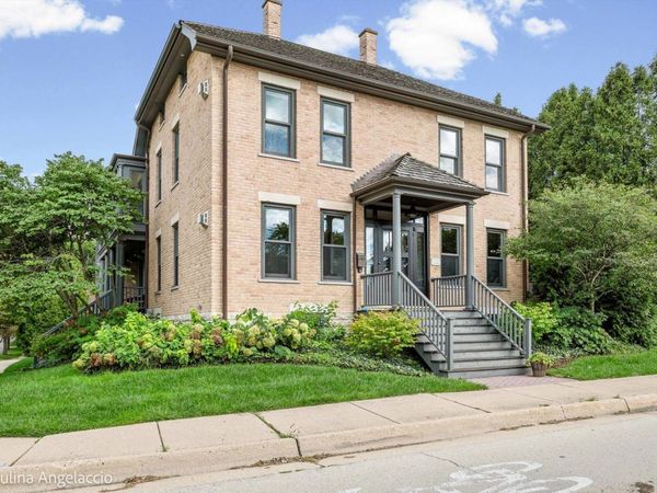 203 Dundee Avenue , Barrington, IL 60010