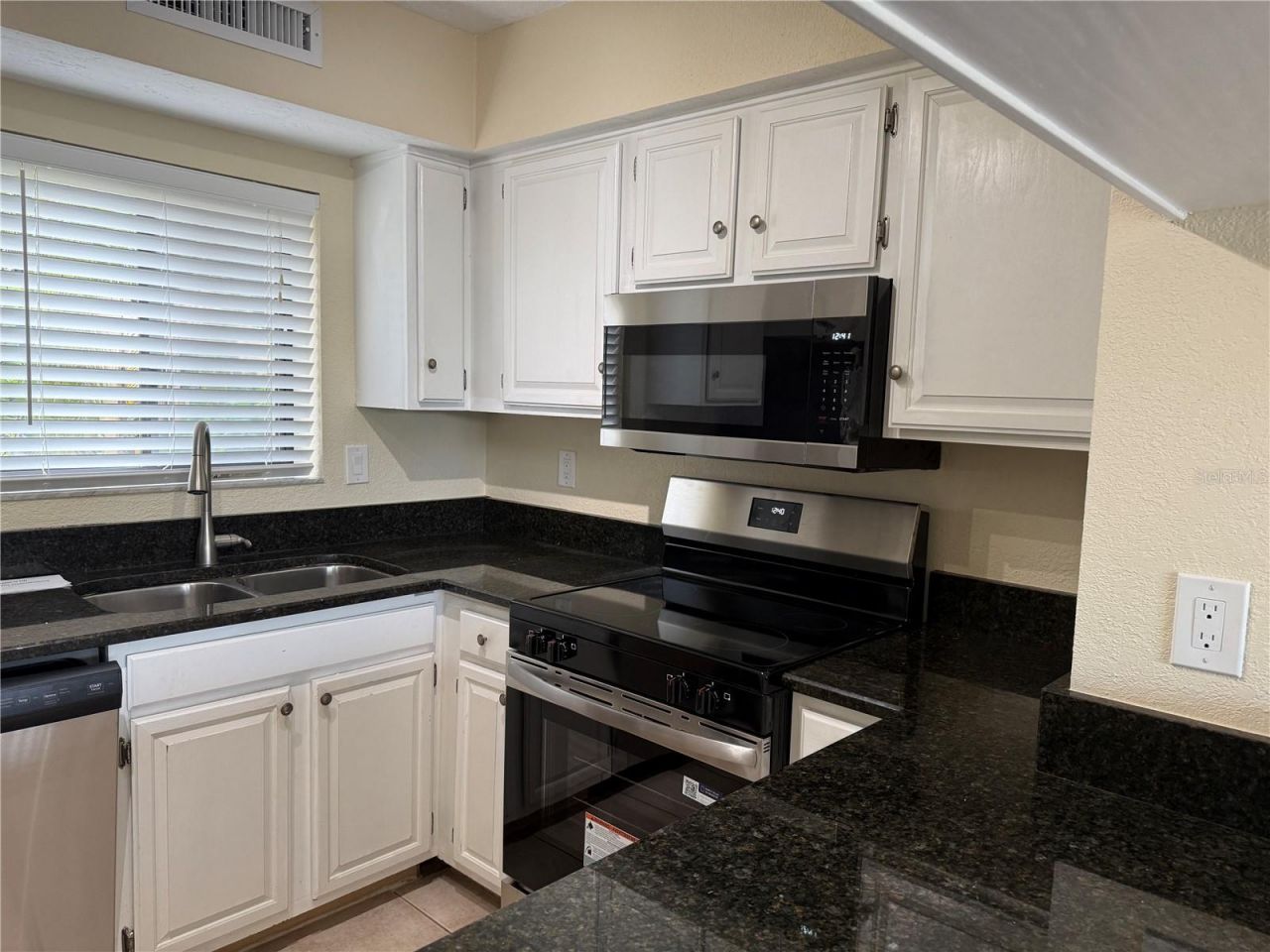 5697 Ashton Lake Drive, Unit 6, Sarasota, FL 34231 Photo