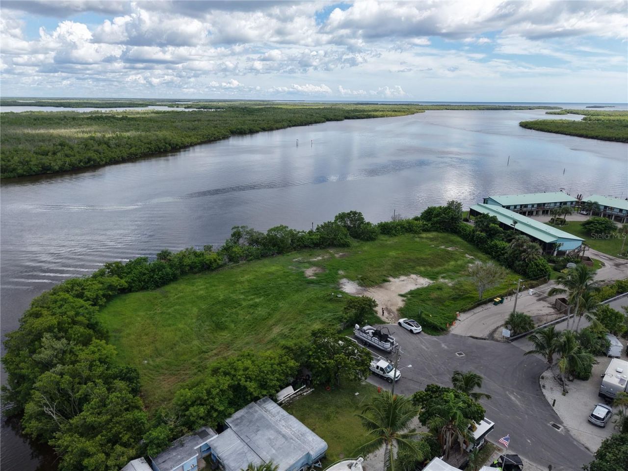 613 E Palm Avenue, Goodland, FL 34140 Photo