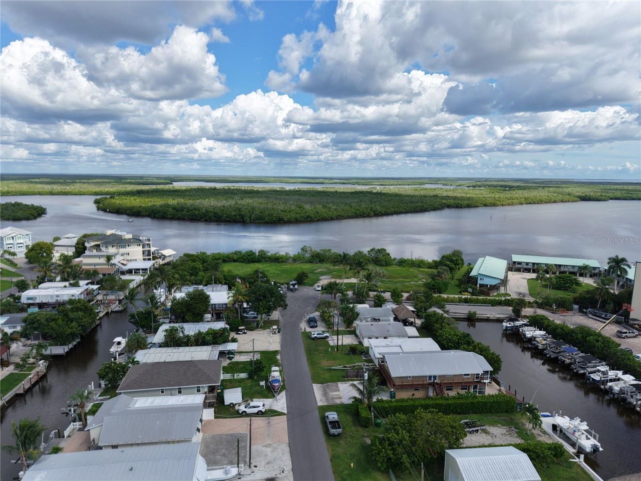 613 E Palm Avenue, Goodland, FL 34140 Photo