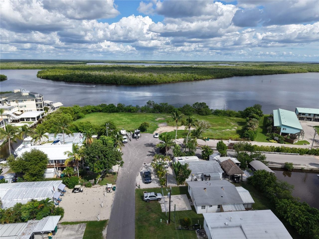 613 E Palm Avenue, Goodland, FL 34140 Photo