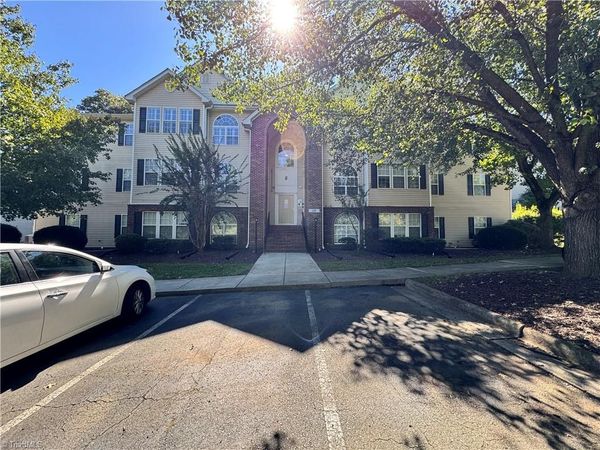 524 Ivy Glen Drive , Winston-Salem, NC 27127