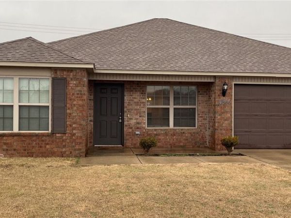 6300 SW Chalkstone Road , Bentonville, AR 72712