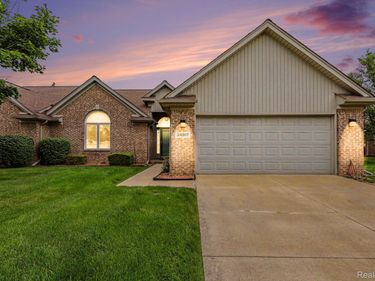 34917 Chickadee Ridge, Richmond, Mi 48062