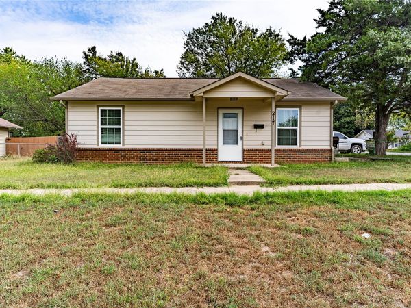 217 S Oak Street , Bristow, OK 74010