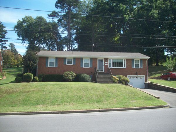 4539 Oakland BLVD NW, Roanoke, VA 24012