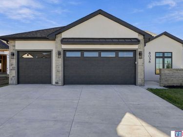8038 S 43rd Street, Lincoln, NE 68516