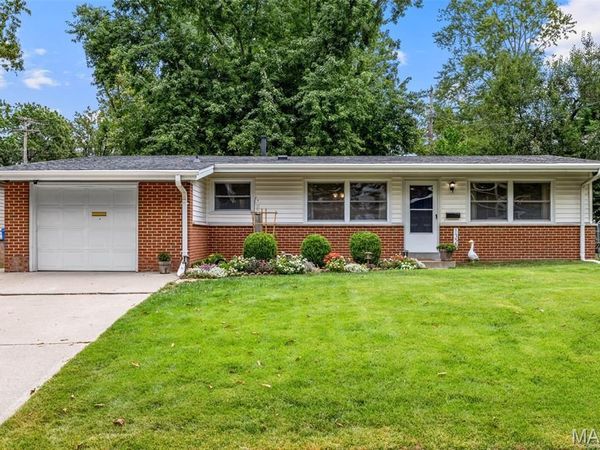 1320 Paddock Drive, Florissant, MO 63033