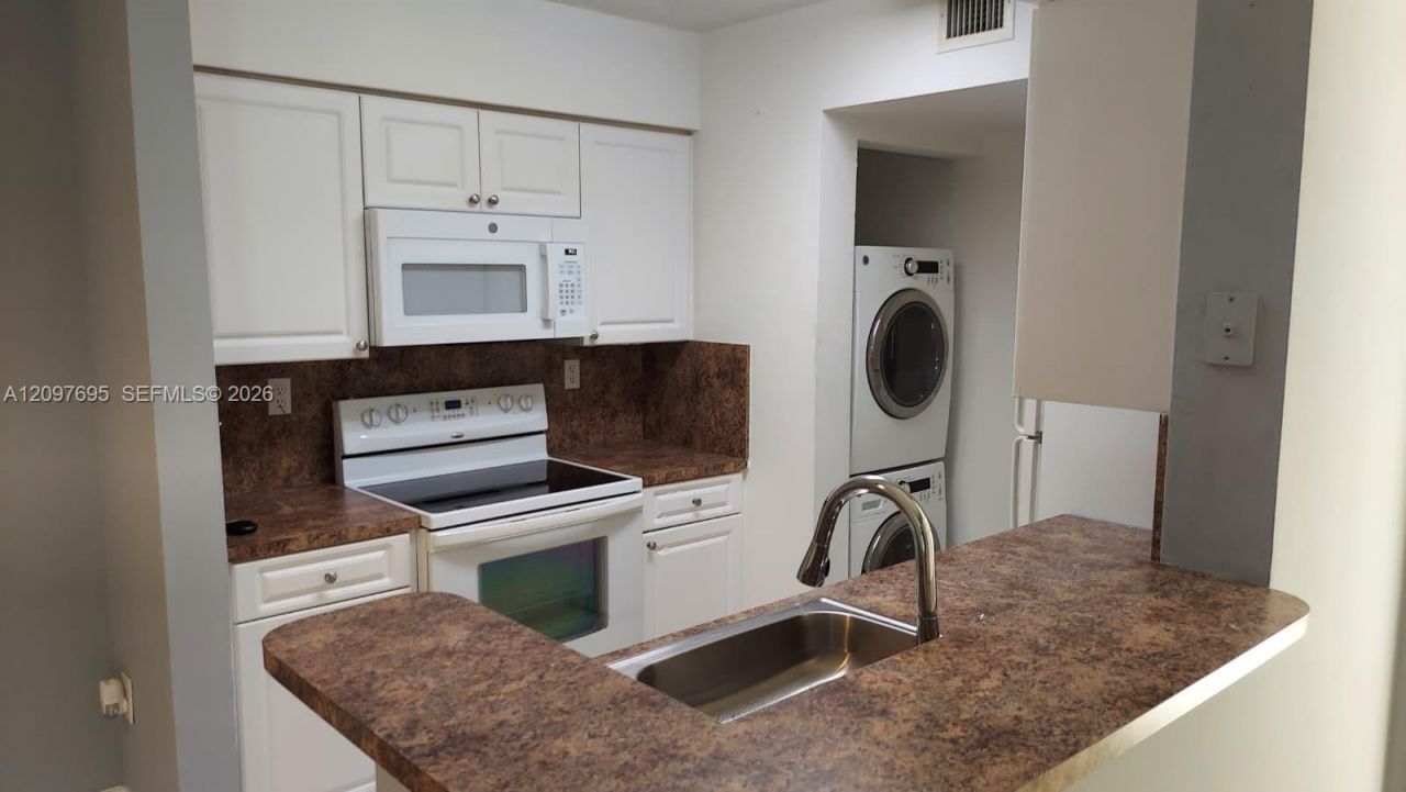 15231 SW 80th St , Unit 209, Miami, FL 33193 Photo