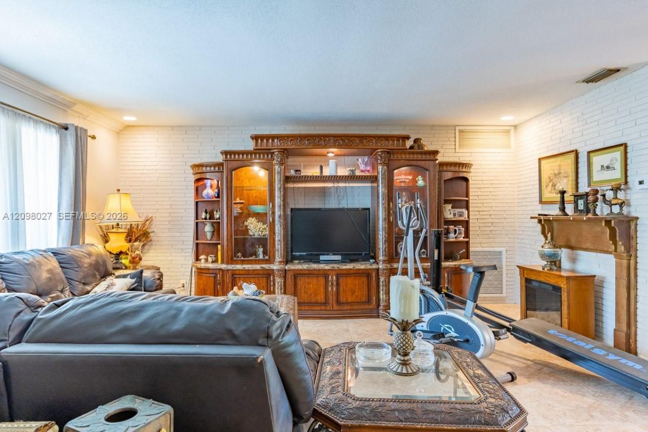 5105 Johnson St, Hollywood, FL 33021 Photo