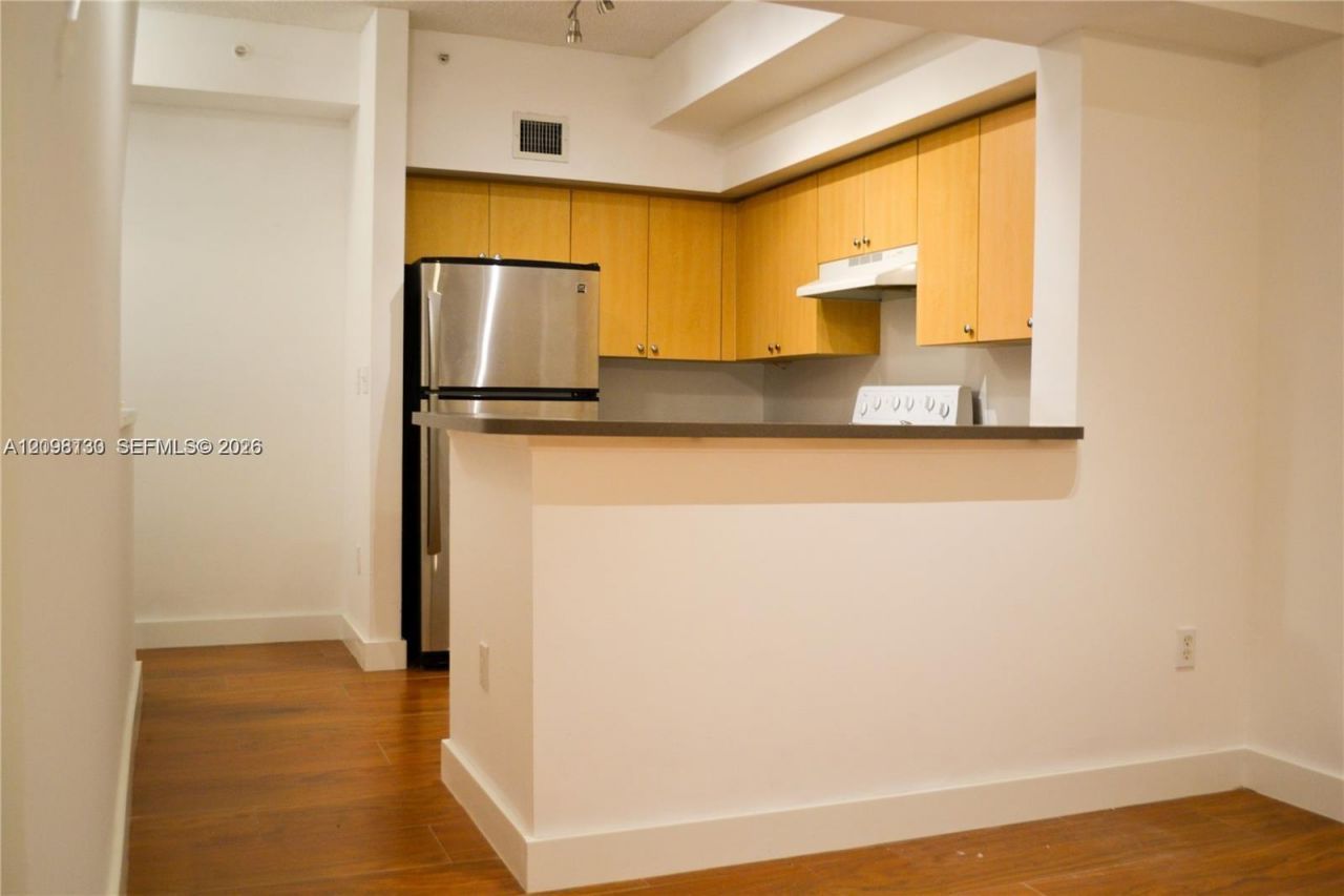 2871 NE 185th St , Unit 201, Aventura, FL 33180 Photo