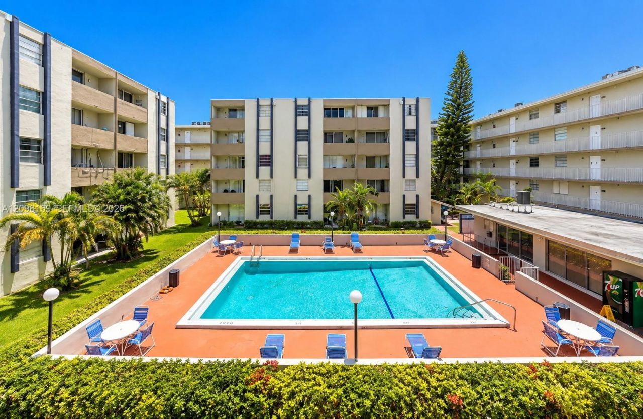 10000 NW 80th Ct , Unit 2350, Hialeah Gardens, FL 33016 Photo