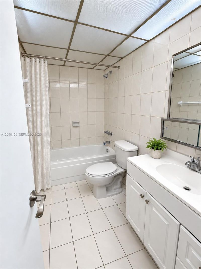 10000 NW 80th Ct , Unit 2350, Hialeah Gardens, FL 33016 Photo