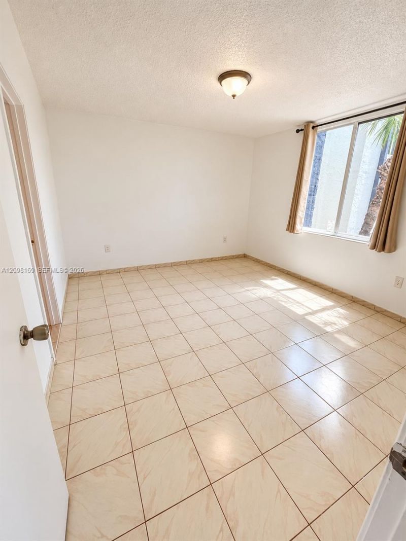 10000 NW 80th Ct , Unit 2350, Hialeah Gardens, FL 33016 Photo