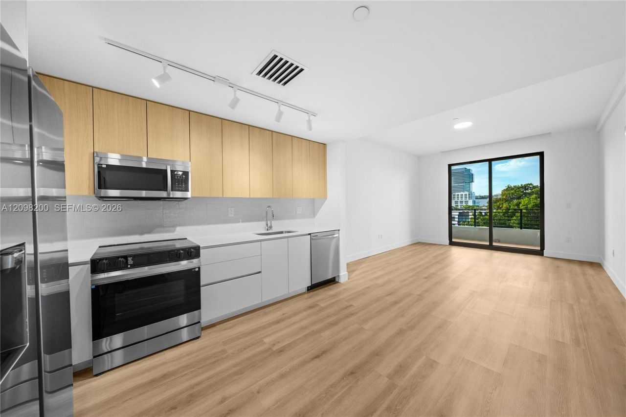 215 SE 4th St , Unit 204, Hallandale Beach, FL 33009 Photo