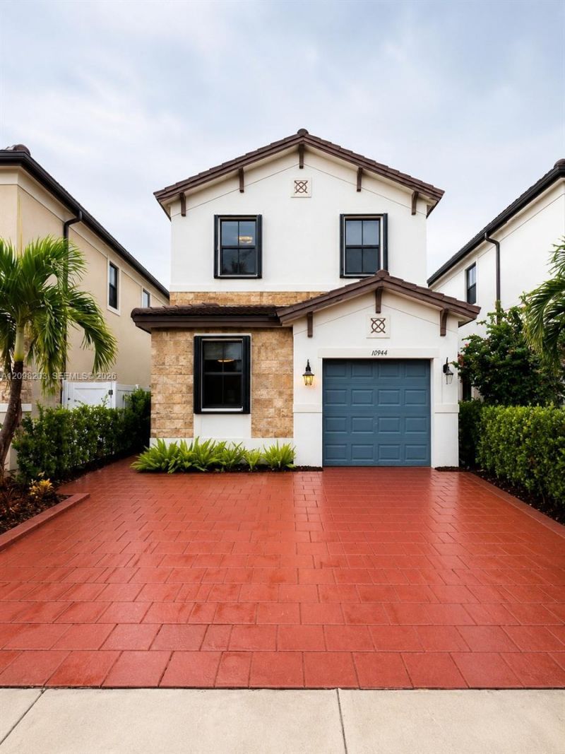 10944 W 35th Ln , Hialeah, FL 33018 Main Photo