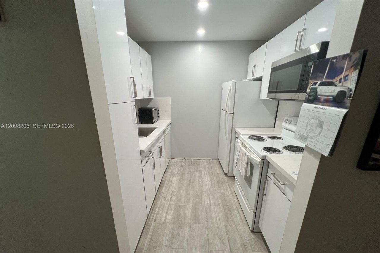 1301 SW 134th Way , Unit 208B, Pembroke Pines, FL 33027 Photo