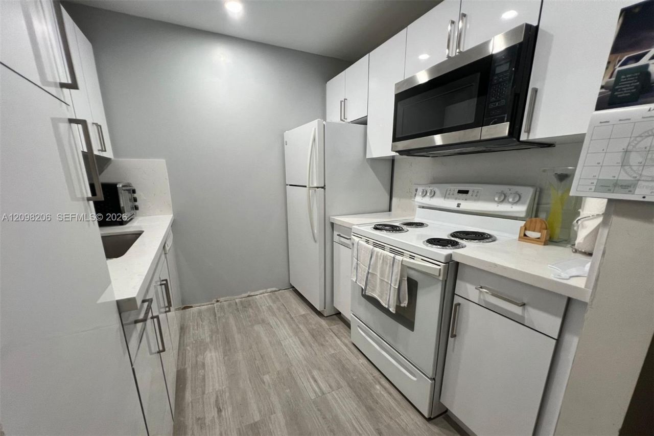 1301 SW 134th Way , Unit 208B, Pembroke Pines, FL 33027 Photo