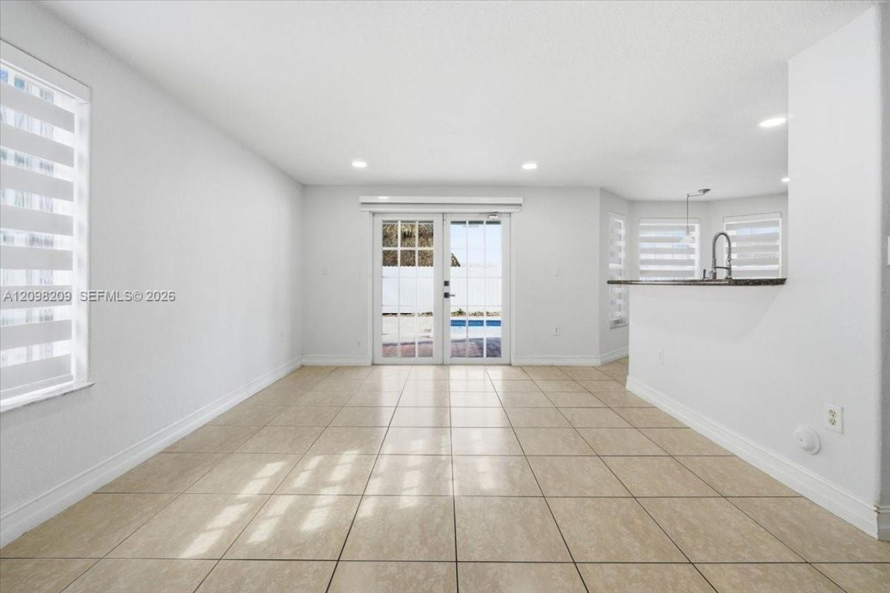 16310 NW 84th Ct , Miami Lakes, FL 33016 Photo