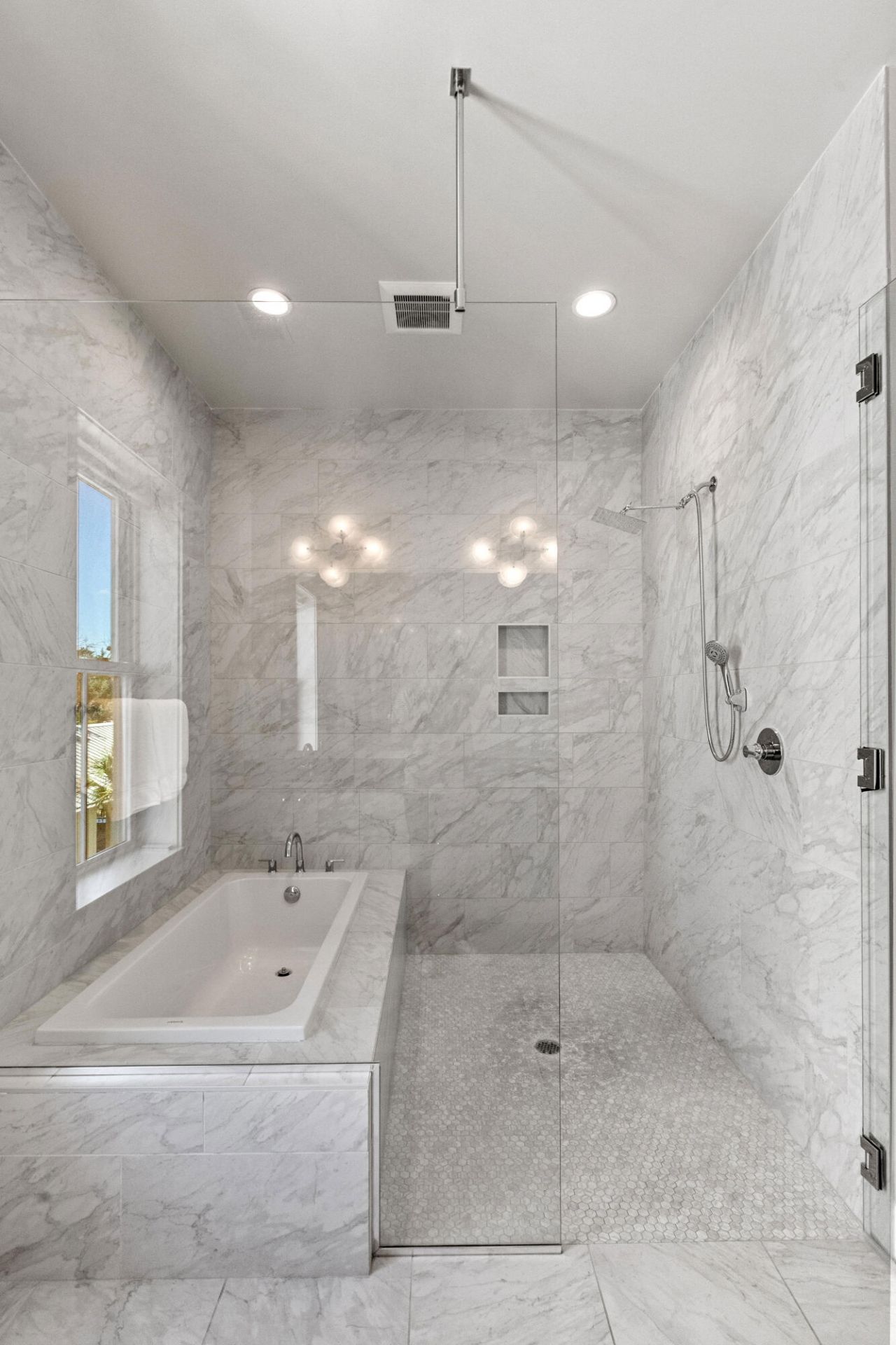 301 Longshore Street Photo 39