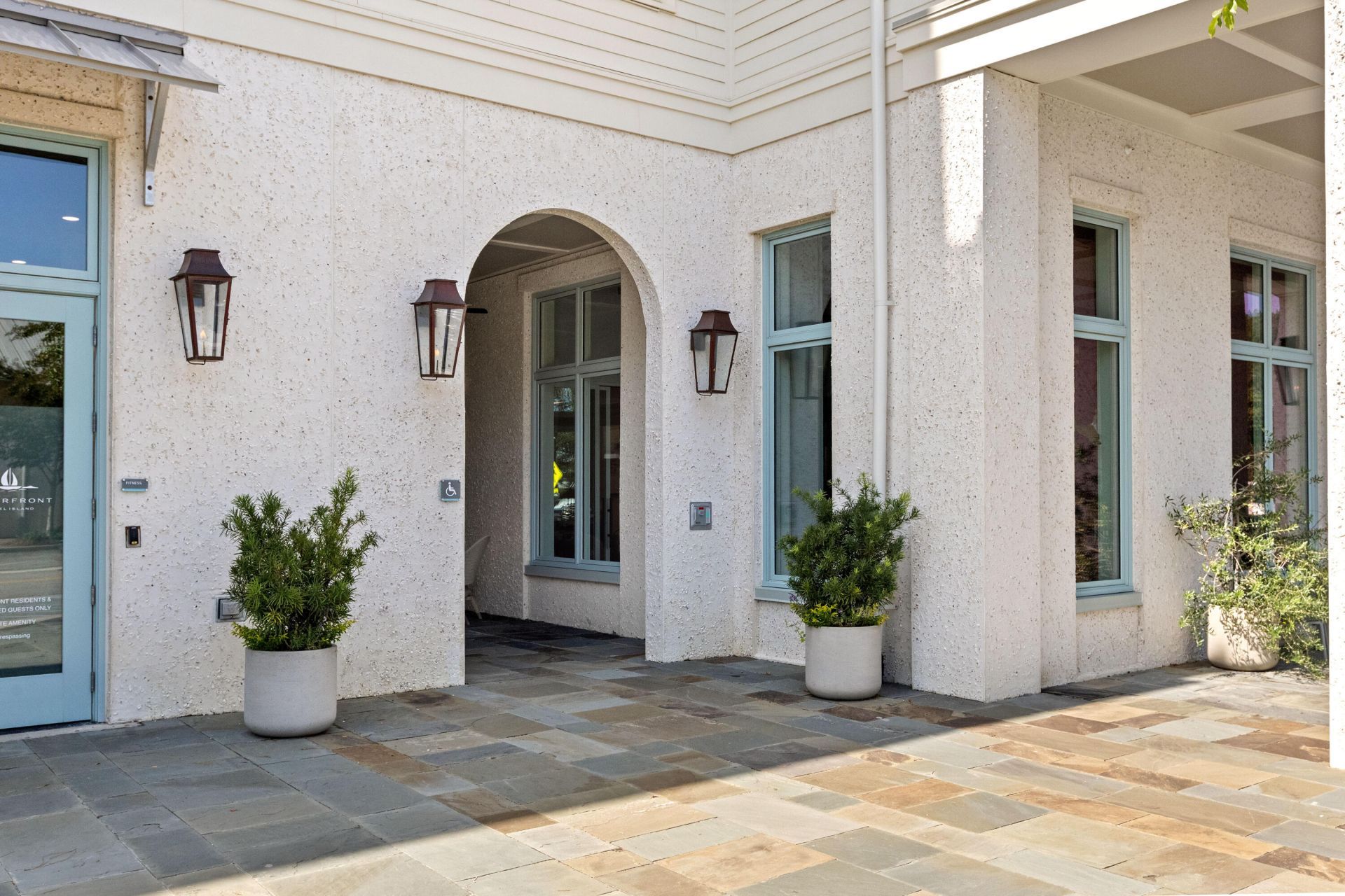 301 Longshore Street Photo 4