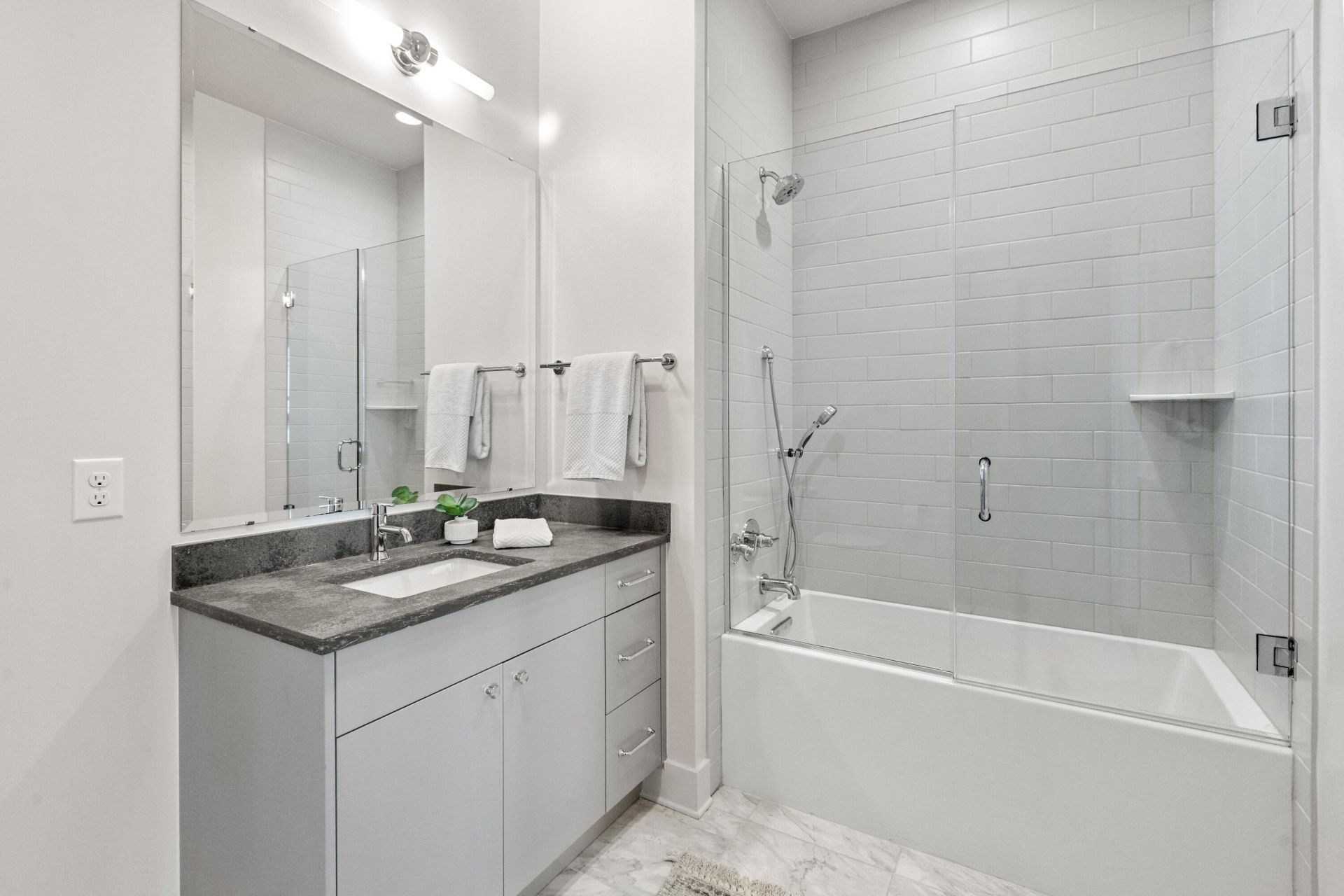 301 Longshore Street Photo 49