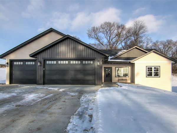 1838 Tucker Trail, Eau Claire, WI 54703
