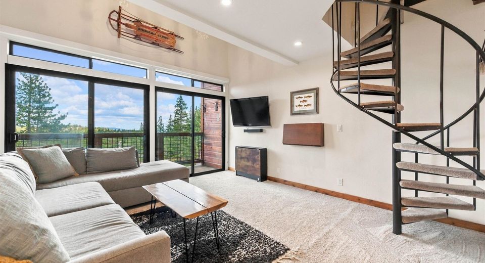 11591 Snowpeak Way, Unit #403, Truckee, CA 96161 Photo
