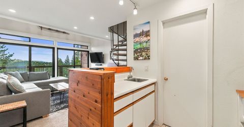 11591 Snowpeak Way, Unit #403, Truckee, CA 96161 Photo