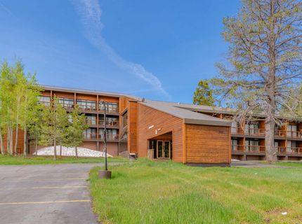 11591 Snowpeak Way, Unit #403, Truckee, CA 96161 Photo