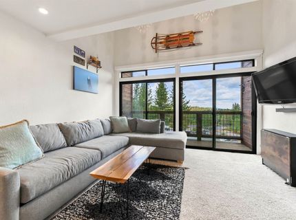 11591 Snowpeak Way, Unit #403, Truckee, CA 96161 Photo