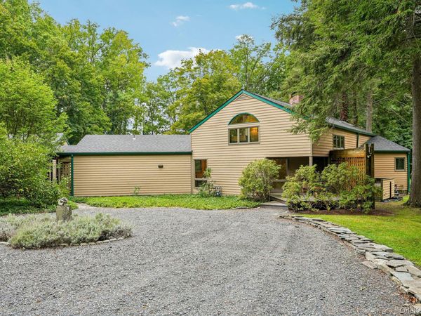 65 Colonial Avenue, Warwick, NY 10990