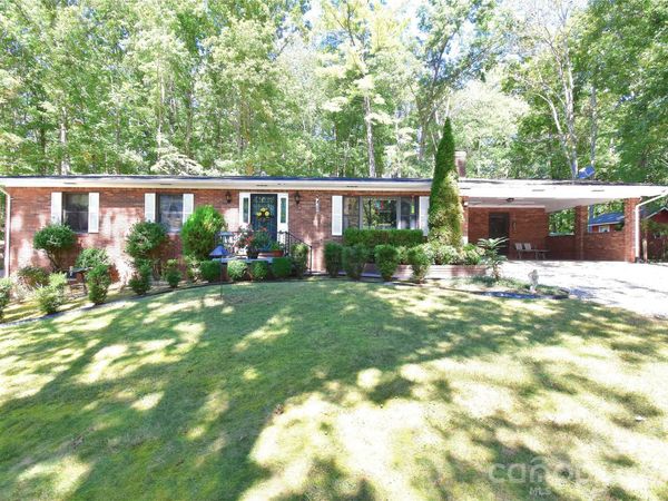 39 Maynard Road , Candler, NC 28715