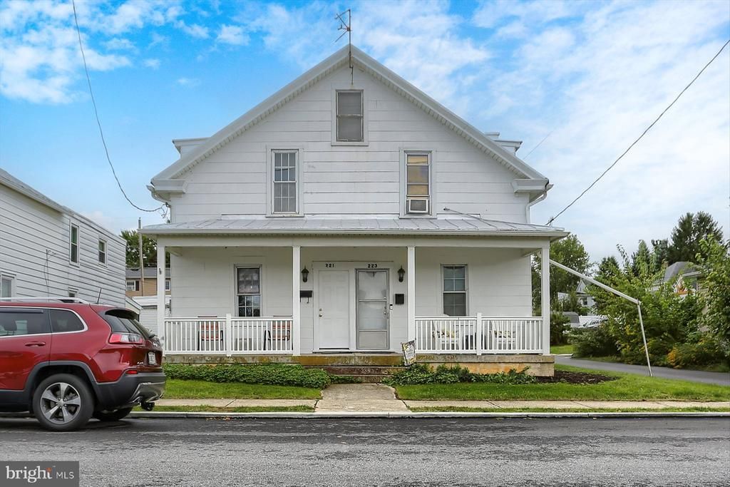 221 W Coover Street, Mechanicsburg, PA 17055 Main Photo
