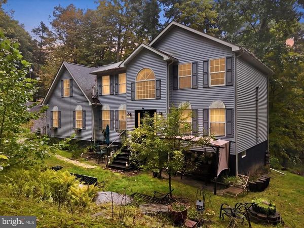 194 SPORTSMEN DRIVE , CRESCO, PA 18326